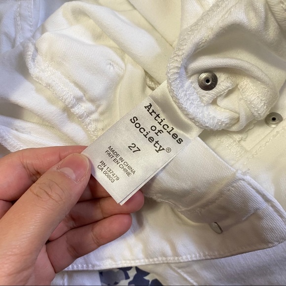 White Pants in size 27 - Picture 6 of 6